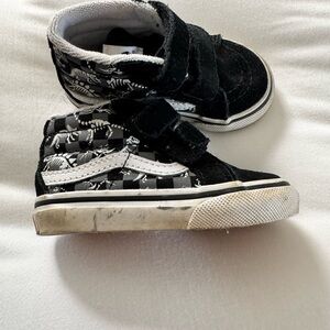 Vans Kids Black & White High-Top Sneakers with Dino Checker glow in the dark